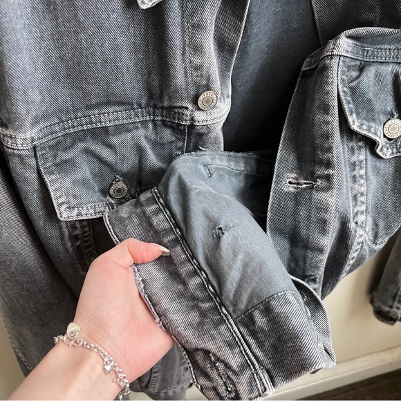 BRANDY MELVILLE AMARA DARLING OVERSIZED DENIM JACKET (FADED GREY) - Picture 12 of 15
